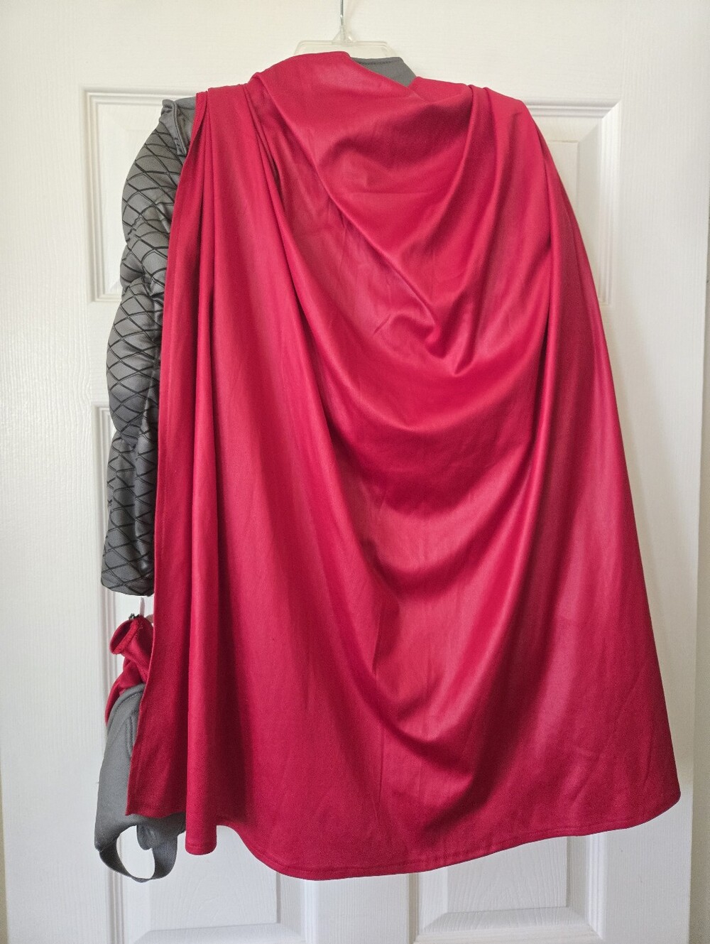 NWT Kid's Thor Costume, 5/6 - Picture 4 of 10